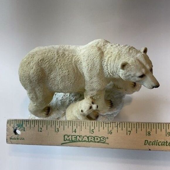 VTG White Polystone Polar Bear Cub Cuddling w/ Mother Statue Figurine 6.5"X8.5" - Picture 4 of 13